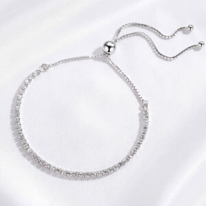 Vòng tay bạc cao cấp chuỗi đá zircon lấp lánh, kiểu dáng thanh mảnh, phụ kiện tinh tế tôn lên vẻ đẹp sang trọng và quý phái
