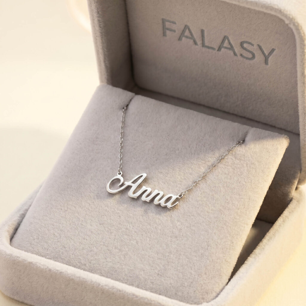 Dây chuyền khắc tên nữ là Anna